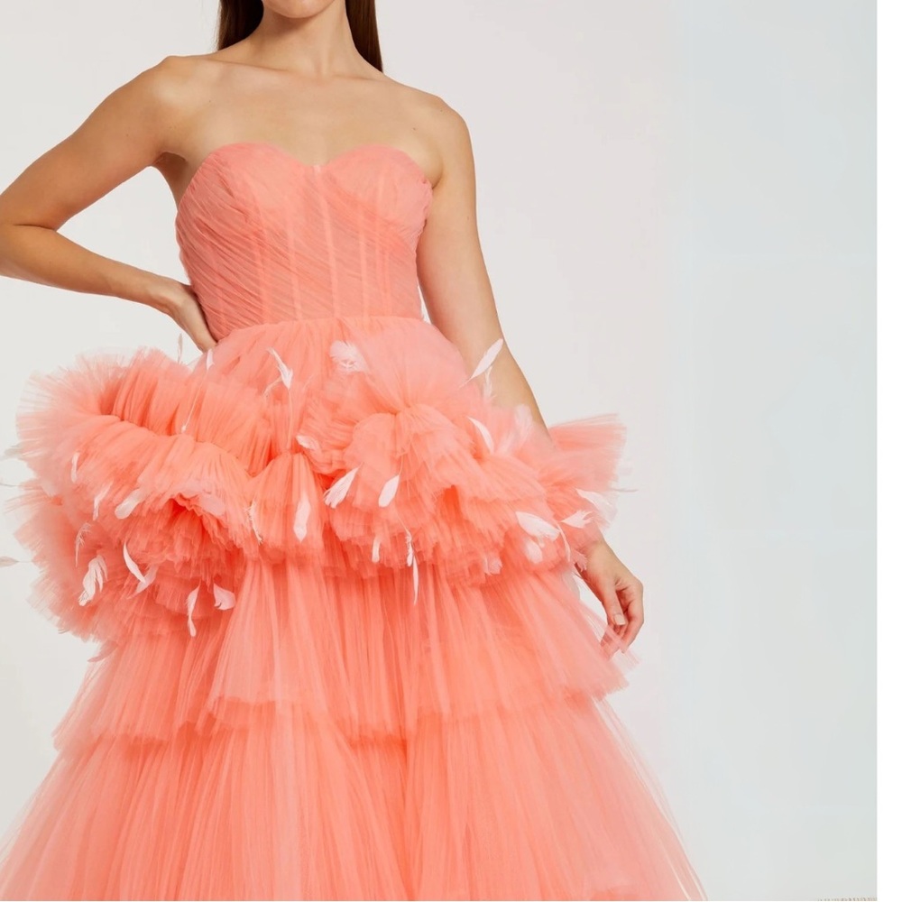 Mac Duggal Coral Strapless Sweetheart Tulle Gown w. Feather Detail 20572 size 2 - Picture 3 of 6